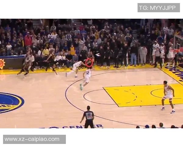 布克批评裁判漏判库里犯规称浪费了宝贵时间和机会 布克批评裁判漏判库里犯规称浪费了宝贵时间和机会