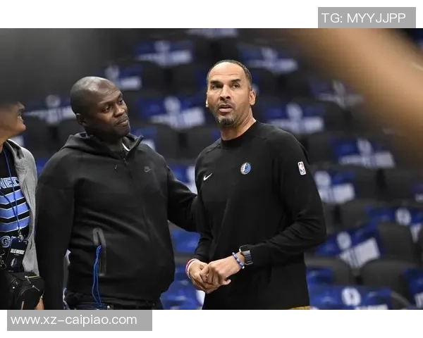 小尼克史密斯回顾湖人媒体日盛况与黄蜂时的鲜明对比 小尼克史密斯回顾湖人媒体日盛况与黄蜂时的鲜明对比